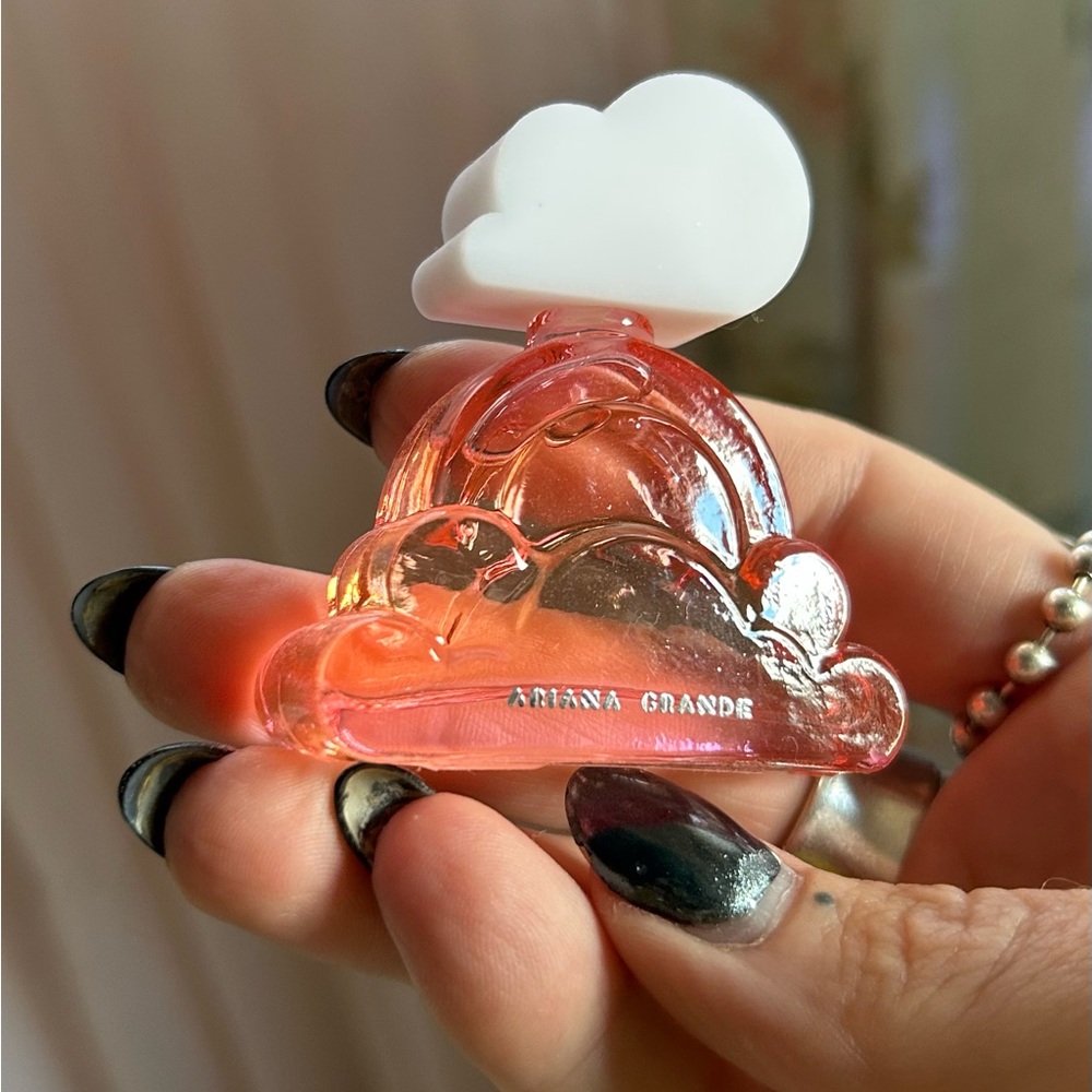 Ariana Grande Pink Cloud Fragrance